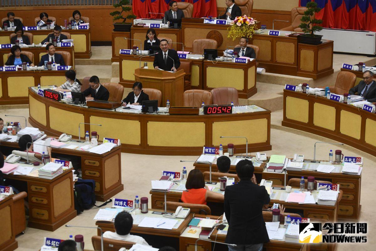 ▲民進黨新北市議會黨團與新北市長侯友宜在今日的市政總質詢上，究竟會擦出什麼樣的火花，各界拭目以待。（圖／記者陳志仁攝）