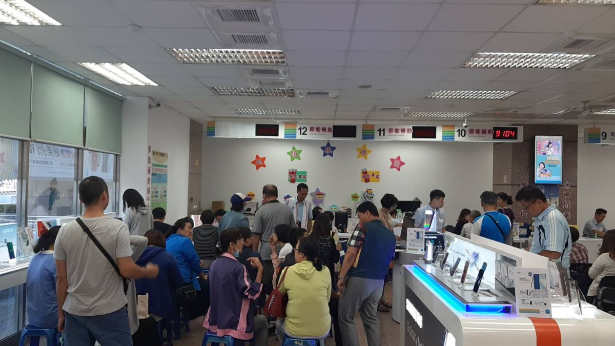 ▲第二期補助計畫9月16日啟動，申請非常踴躍，短短1個多月已受理2萬1千餘件。（圖／台南市經發局）