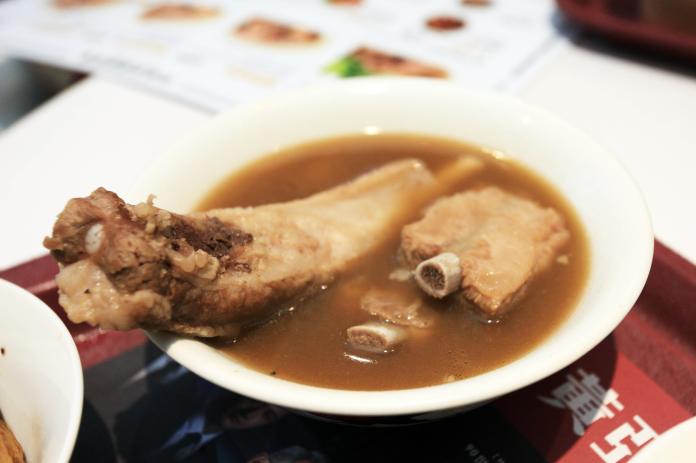 ▲「肉骨茶」在馬來西亞和新加坡都是知名美食，如今馬來西亞搶先列入國家美食遺產。（圖／記者李春台攝）