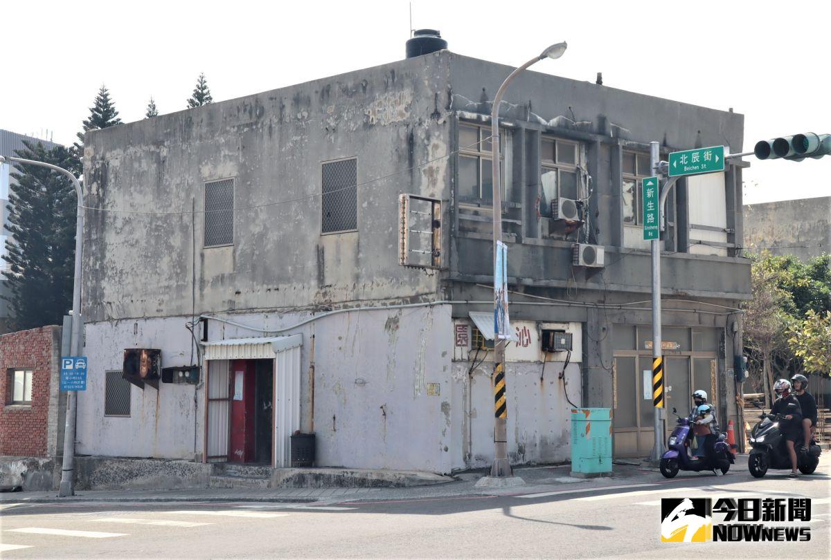 ▲全台灣「唯二」的合法公娼館澎湖「沁樂園」，因許姓負責人過世正式吹起熄燈號。（圖／記者張塵攝，2019.10.24）