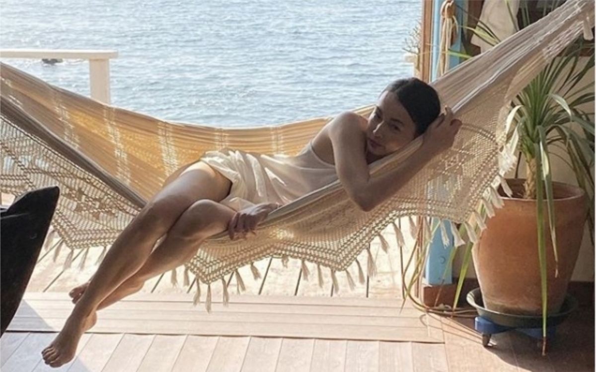 ▲41歲長谷川京子拍攝寫真集。（圖／翻攝IG）