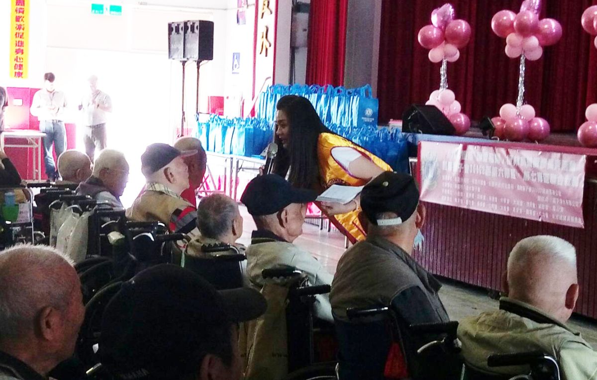 ▲桃園市八德女獅子會主辦的「九九重陽讓愛飛揚」活動，今天來到八德榮家探望榮民長者。（圖／記者李春台攝, 2019.10.25）