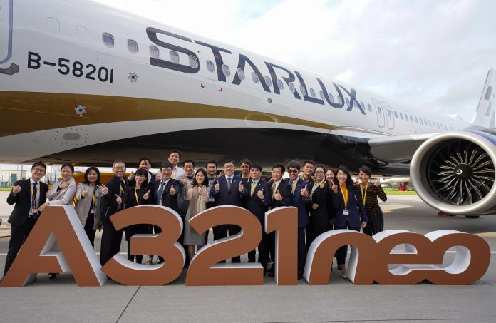 星宇航空首架A321neo德國交機　董事長張國煒親駕回台
