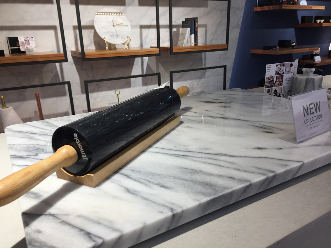 ▲花蓮首間地方創生平台石之屋開幕，進駐60間廠商，上千件商品展售。（圖／記者鄭志宏攝）