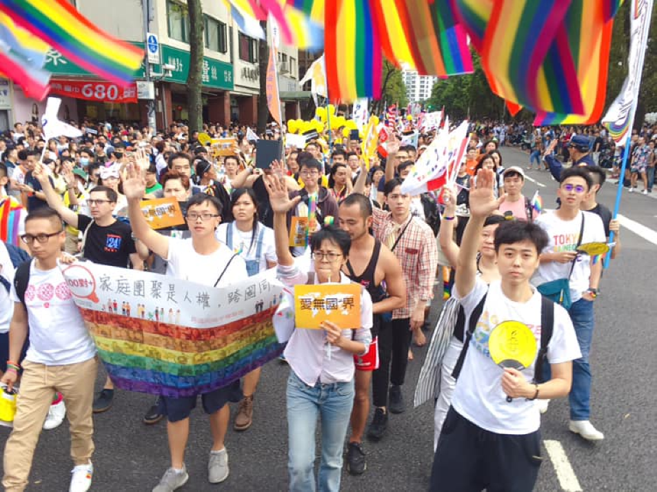 臺灣跨國同婚平權聯盟參加上週六的同志遊行，主張「愛無國界」，希望跨國同性伴侶登都能登記結婚。（臺灣跨國同婚平權聯盟Facebook ）