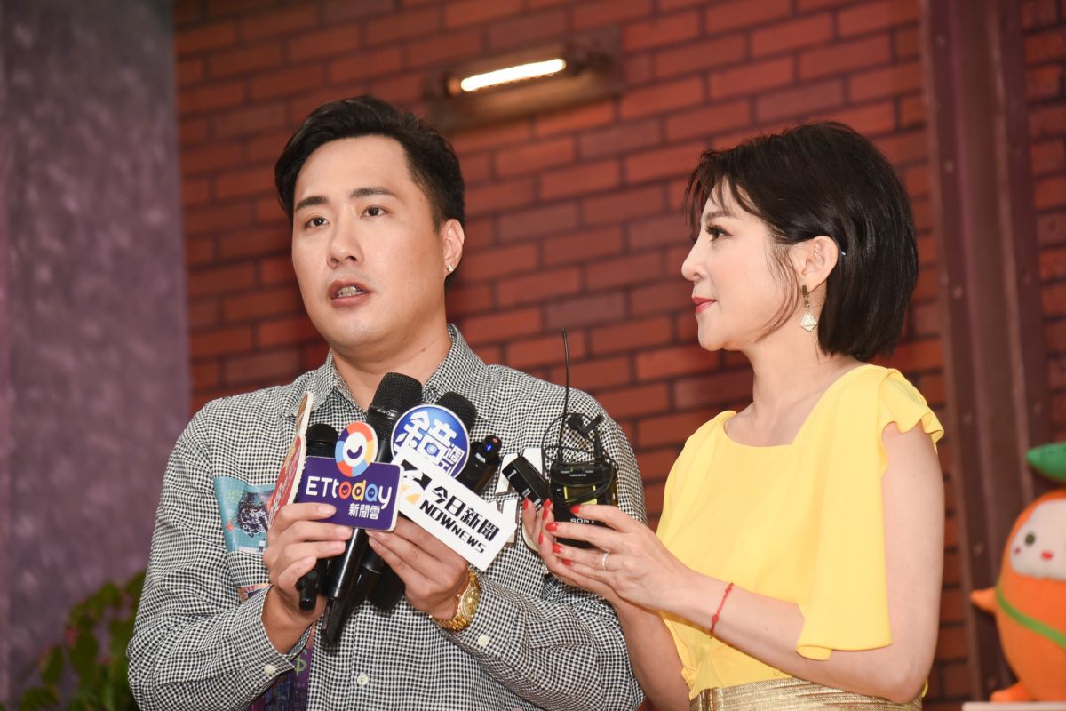 王彩樺、余祥銓出席華視【女王當家】 LIVE首播採訪。（圖／記者陳明安，2019.10.28）