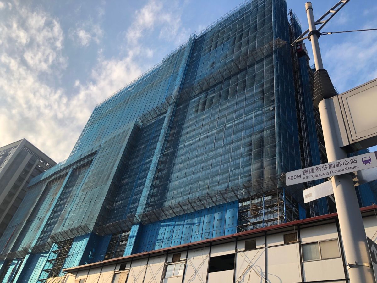 ▲新莊副都心宏匯廣場預計明年初開幕，規劃商場及影城，可望藉機能的提昇拉抬區內房市。（圖／信義房屋提供）