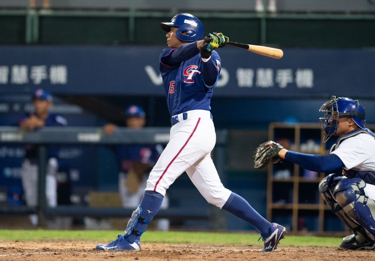 戴如量敲出陽春彈。（圖／棒協提供）