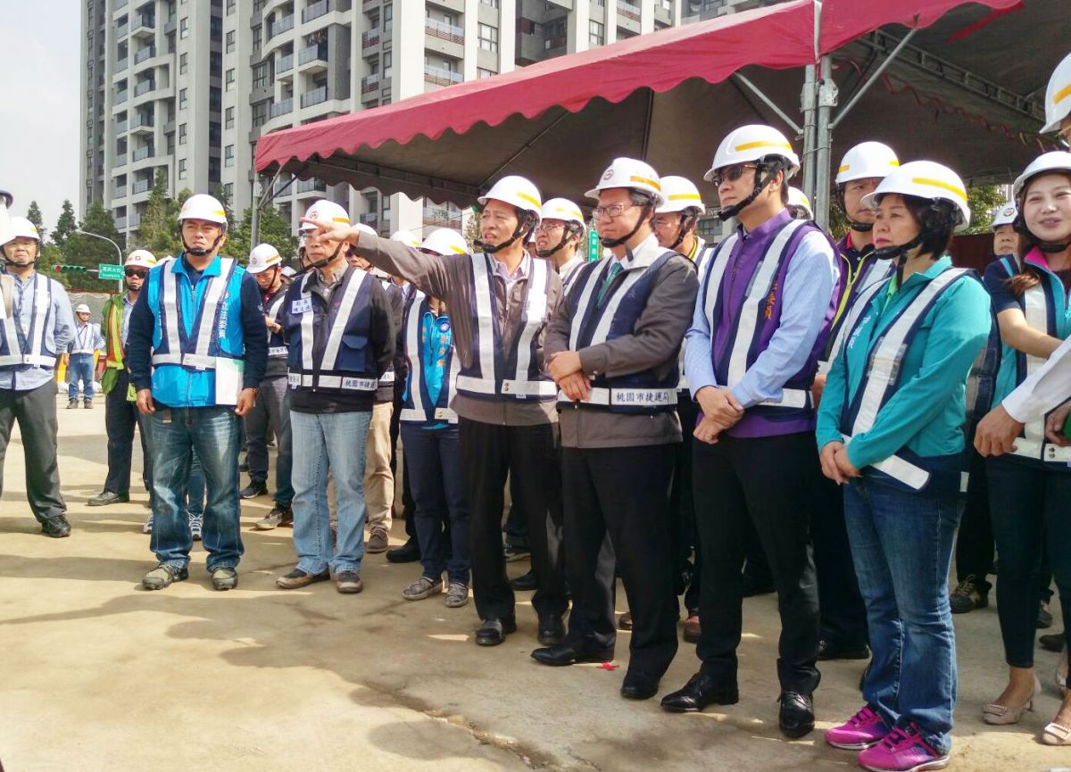 ▲媒體問鄭文燦今天安排會勘行程是否是在做「防韓措施」，鄭聽完後微笑表示「桃園不需要防韓措施，讓市民選擇就好。」（圖／記者李春台攝, 2019.10.30）
