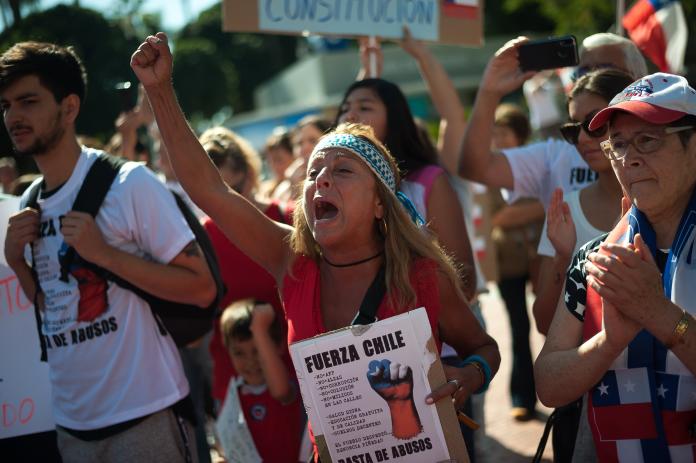 ▲智利示威越演越烈，總統宣布取消舉辦 2 大國際會議。（圖／達志影像／AP）