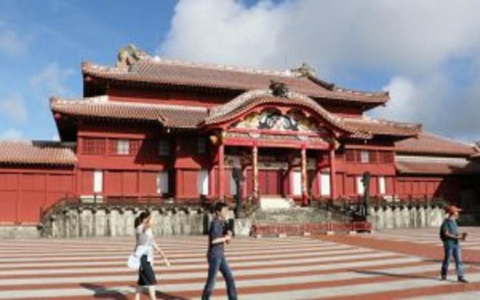 ▲日本沖繩縣那霸市主要觀光景點首里城，是在2000年12月被列為日本第11處世界遺產，歷史可追溯至琉球王國時代。（共同社提供）中央社  108年10月31日