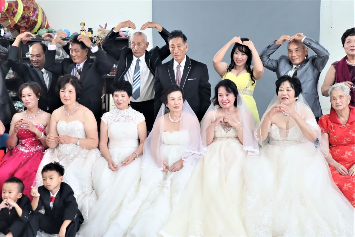 ▲澎湖馬公市菜園社區發展協會特別舉辦一場「海洋銀髮族婚紗秀」活動，邀請10對銀髮伴侶再度披上婚紗，留下人生最美好的回憶。（圖／記者張塵攝，2019.10.31）