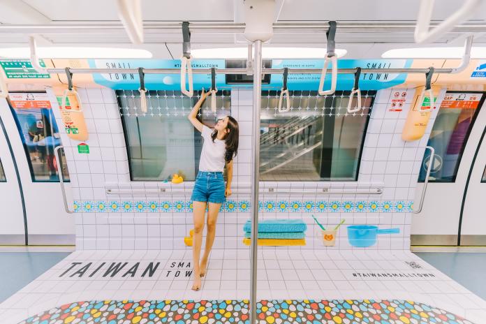 台灣懷舊浴室  重現新加坡地鐵內
