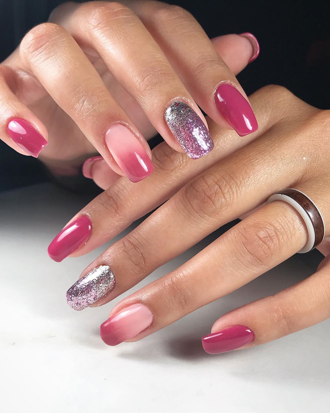 ▲粉色漸層再搭配亮粉，溫柔又有點小叛逆。（圖／OPI）