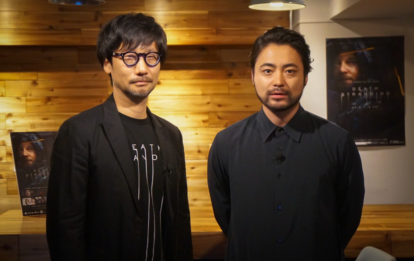 小島秀夫（左）與日本知名演員山田孝之（右）。