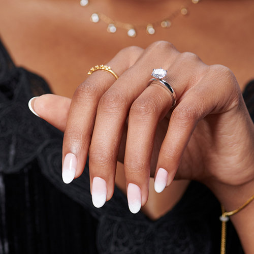 ▲漸層指甲特別有氣質。（圖／OPI）