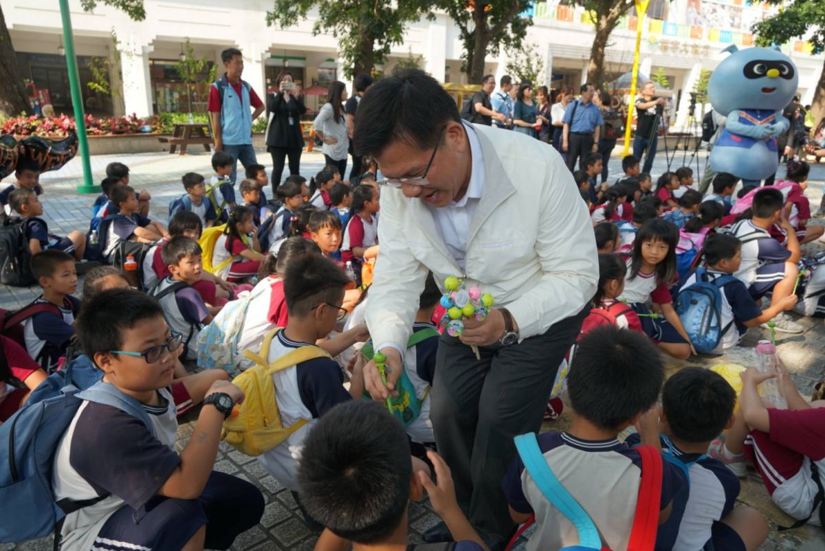 ▲交通部長林佳龍今（ 1 ）日至台中麗寶樂園視察台中地區秋冬旅遊補助執行情形。（圖／觀光局）