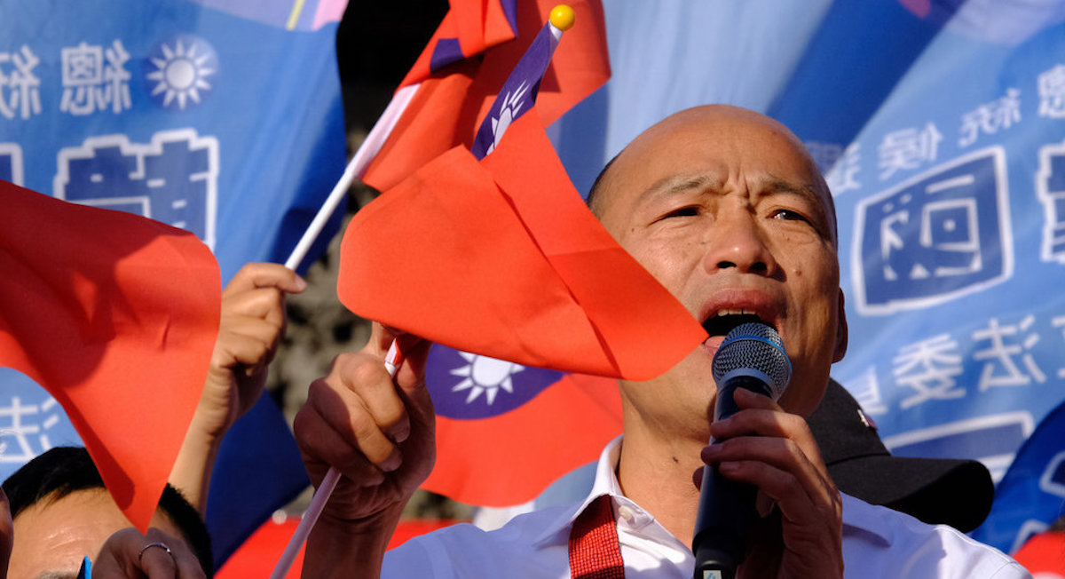 ▲國民黨總統參選人韓國瑜 1 日晚間在桃園舉辦「桃園起飛造勢晚會」，吸引不少支持者到場參加，主辦單位則宣稱現場聚集人數「上看 3 萬人」。（圖／中央社資料圖片）