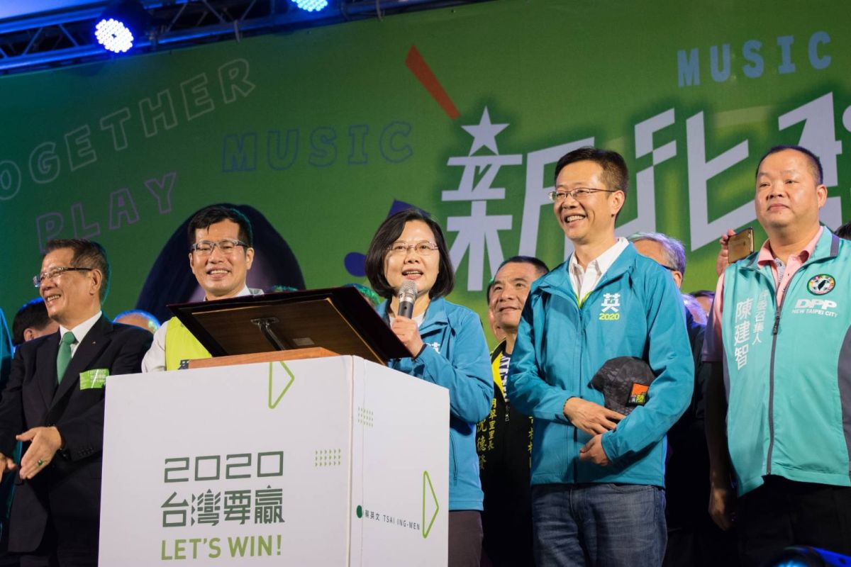 ▲昨（2）日在民進黨舉辦的新北群英會活動中，有韓粉闖入媒體工作區直播，引發爭議。（圖／蔡英文連任競選辦公室提供）