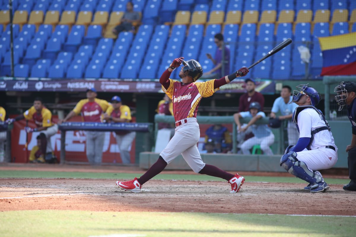 古巴和委內瑞拉進行官辦熱身賽。（圖／棒協提供）