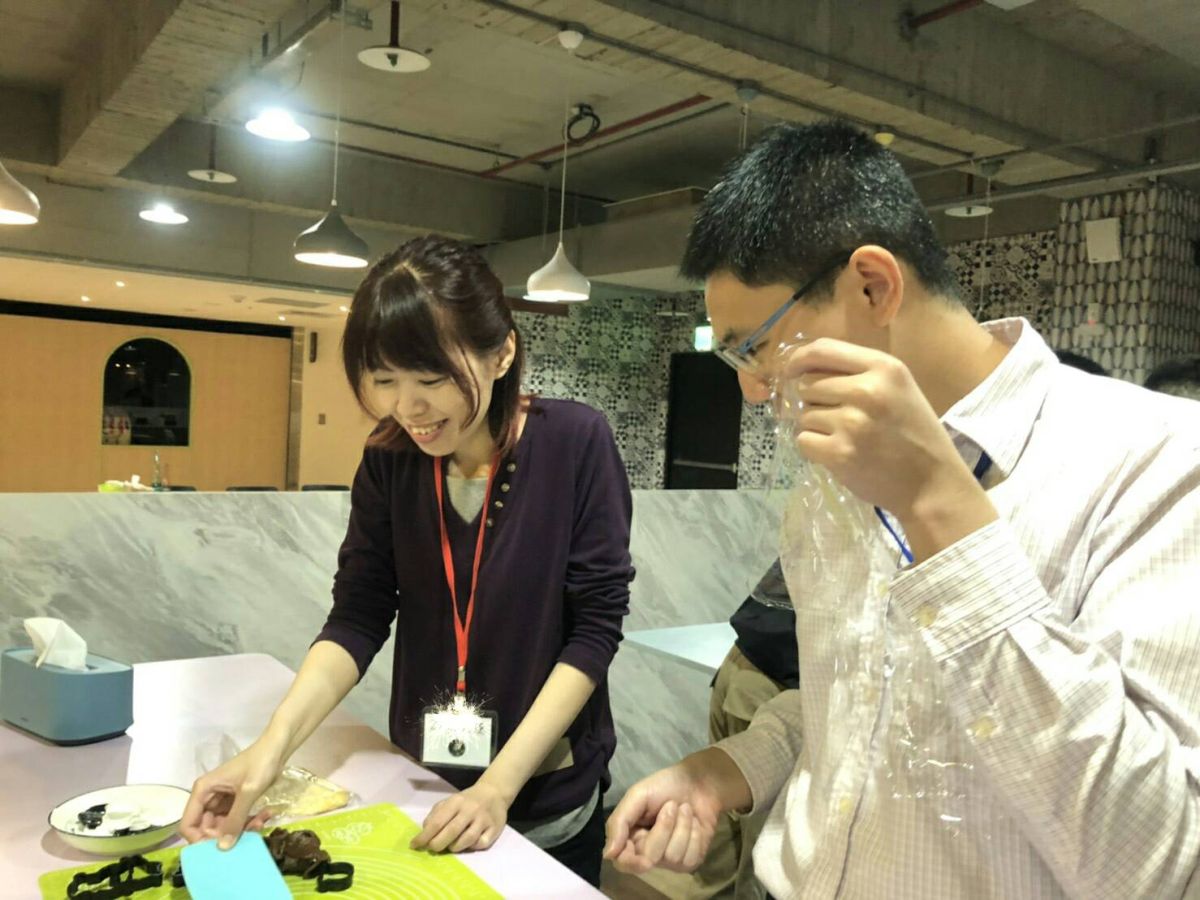 ▲新北市108年最終場未婚聯誼今（3）日在淡水區舉辦，以DIY烤餅乾為主題活動。（圖／新北市民政局提供）