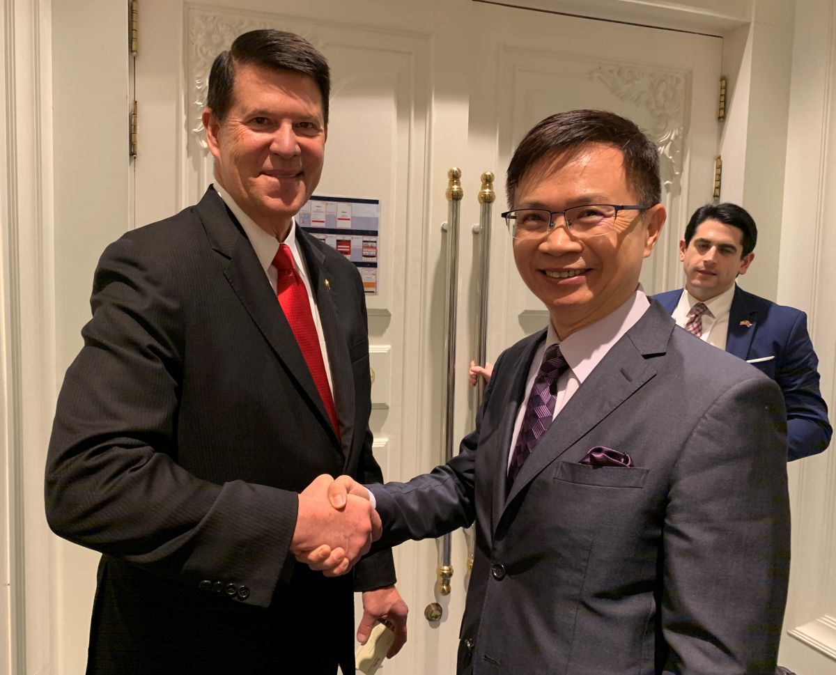 ▲美國國務院次卿凱斯‧克拉奇（Keith Krach）將訪台進行「美台高階經貿對話」，民進黨立委王定宇13日在臉書分析克拉奇來台的「3大意義」。（圖／外貿協會提供）