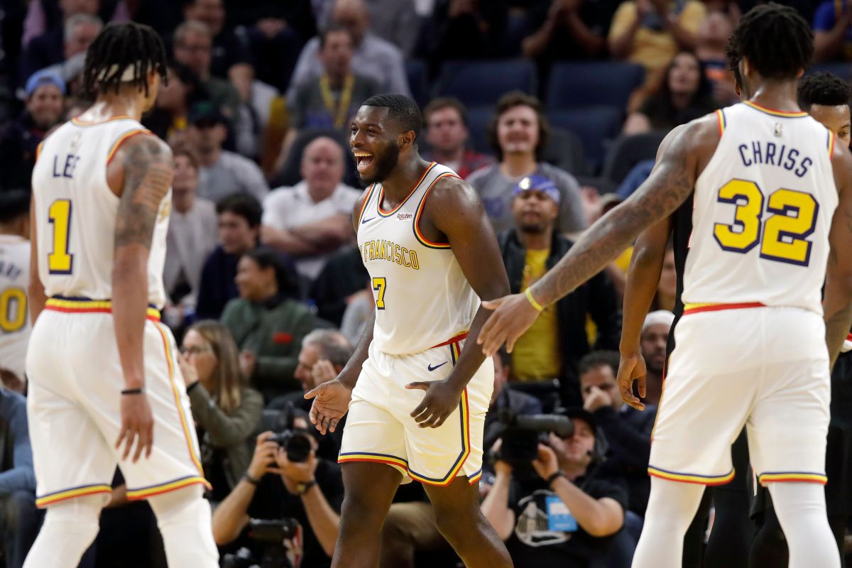 ▲勇士菜鳥前鋒Eric Paschall(中)。（圖／美聯社／達志影像）