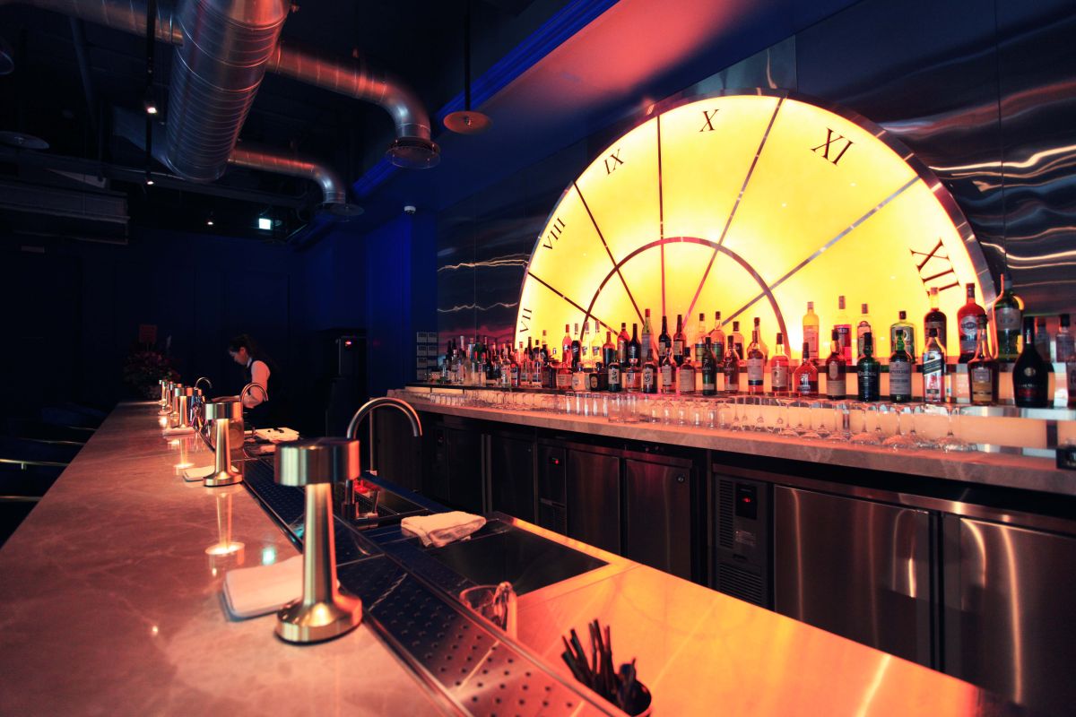 ▲「悅亨樓」營造出濃郁的美式20年代風格，讓前來的賓客入席就享有視覺和心靈上的滿足。（圖／記者李春台攝）