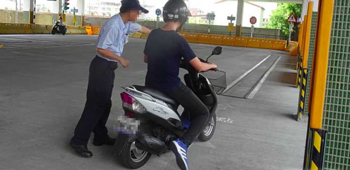 ▲許多人18歲就趕緊去考機車駕照。（示意圖／NOWnews資料照片）