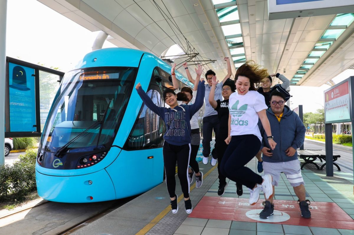 ▲新北市政府結合淡海輕軌，將於今年最後一個週六(12/28)傍晚，在淡水區舉辦台灣首場「嘻哈路跑」。（圖／新北市觀光旅遊局提供）