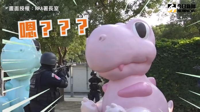 全球瘋「制服換裝」！台灣「庶民變警察」網讚：帥翻天