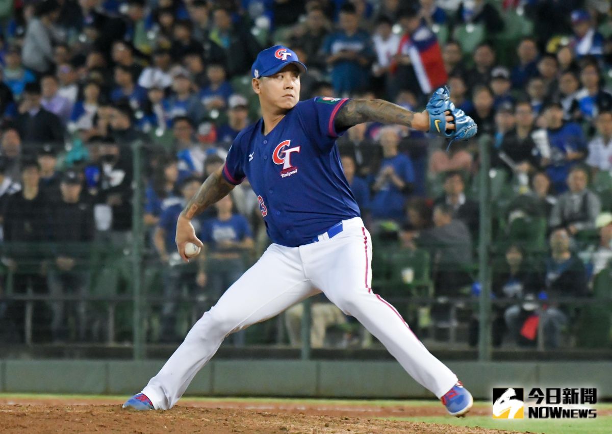 ▲世界棒球12強中華隊對上委內瑞拉，救援投手陳鴻文順利關門，率領中華隊晉級下一輪。（圖／記者葉政勳攝 , 2019.11.06）