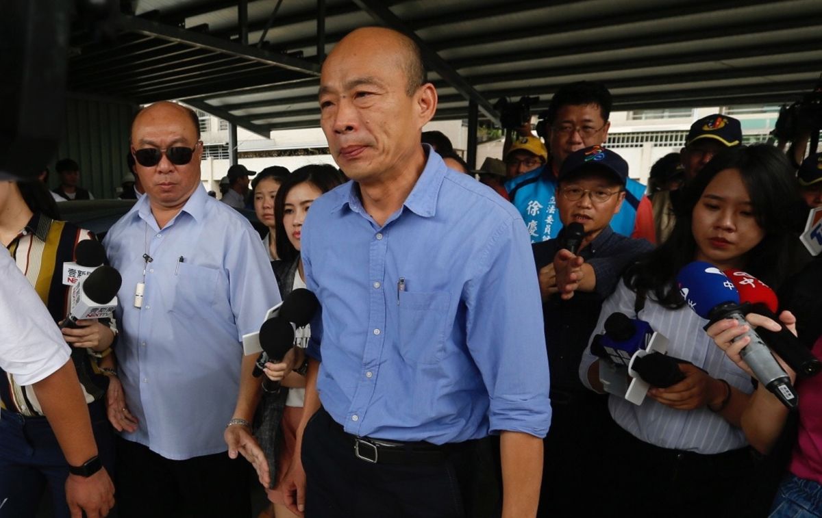 ▲國民黨總統參選人韓國瑜遭週刊爆料曾在失業期間於台北市南港區購入要價 7,200 萬的豪宅，「庶民」形象受到重挫。（圖／中央社資料圖片）