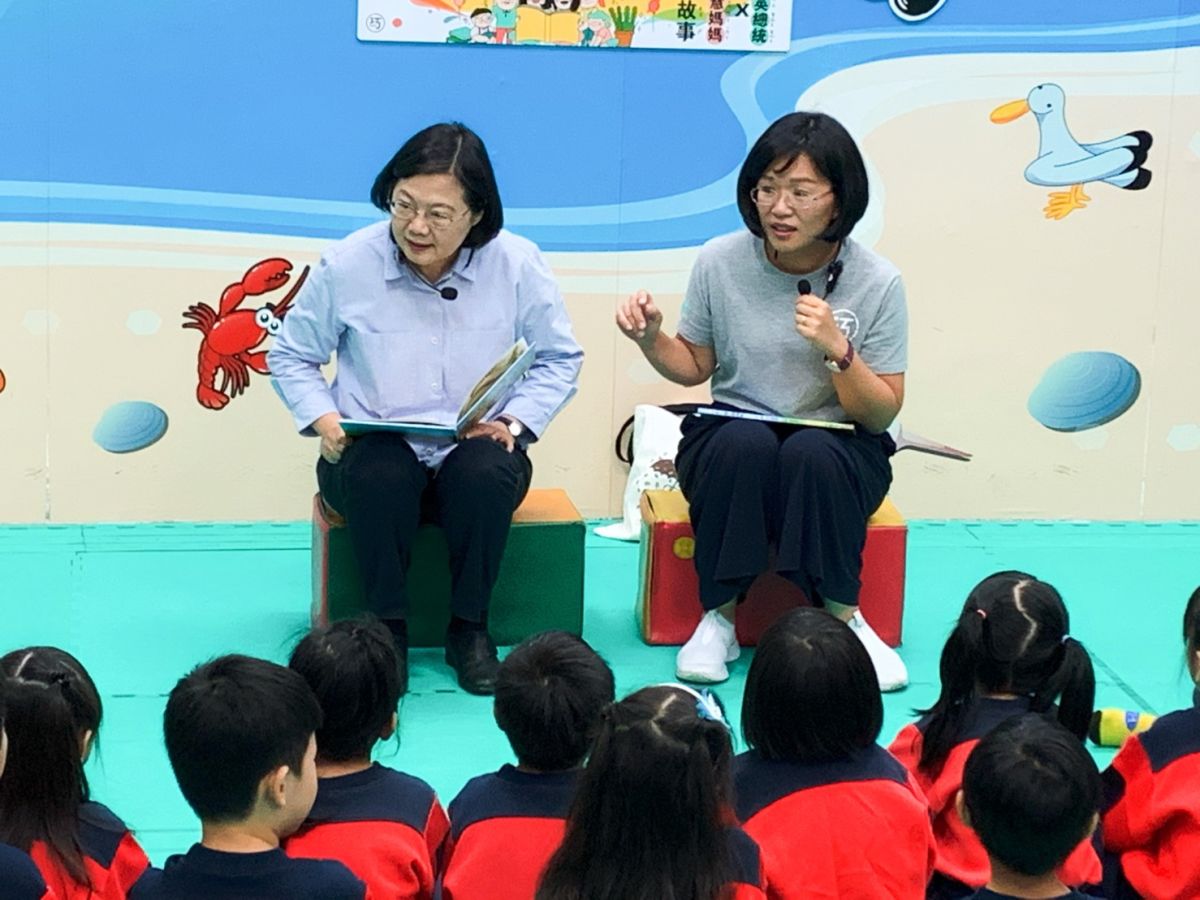 ▲蔡回應，批評她政策的人很多，但也沒有發生如此事情，「就算是老師也要有言論自由。」（圖／記者宋原彰攝，2019.11.07）