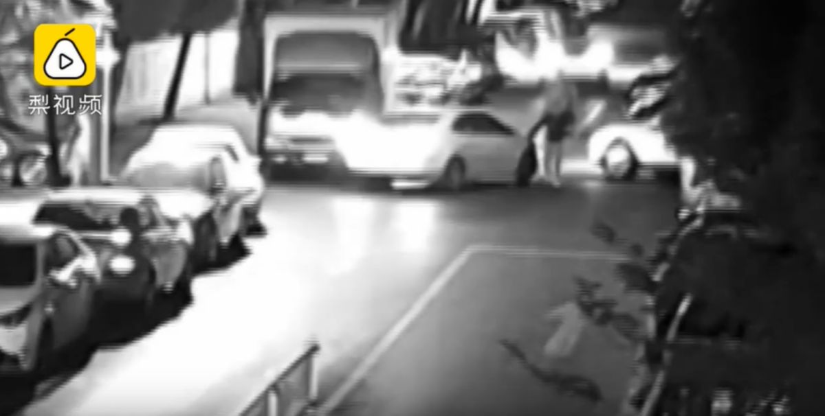 ▲大陸浙江近日傳出相當離譜的假車禍詐騙案。（圖／翻攝自梨視頻）