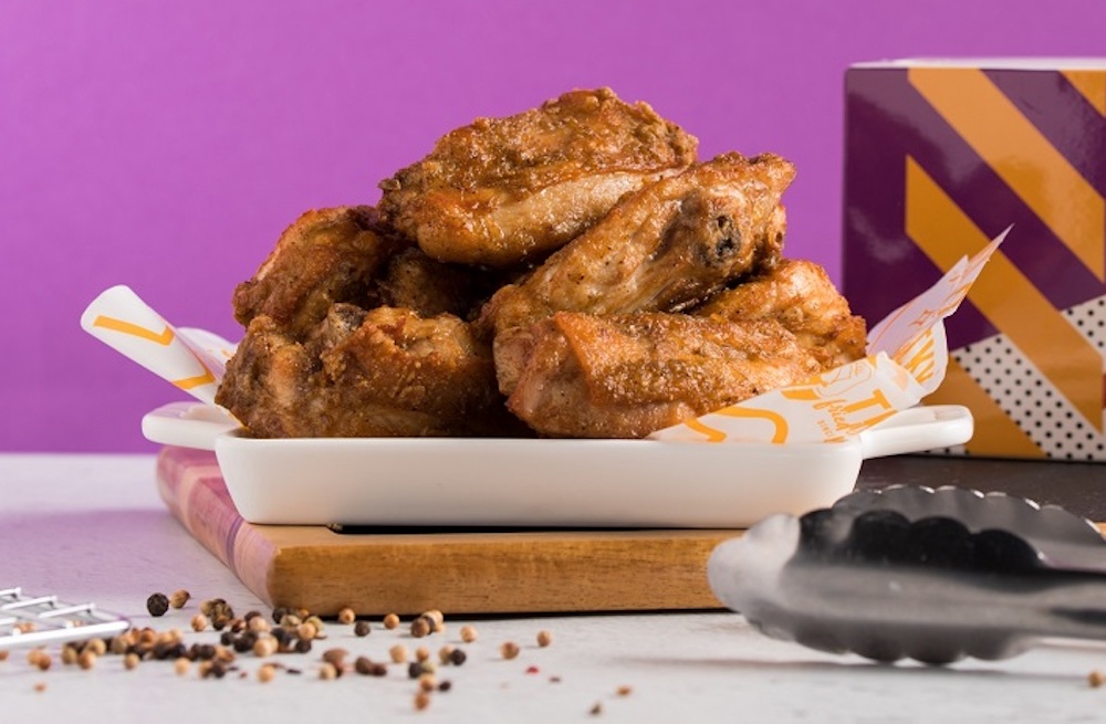 ▲台灣本土炸雞品牌推出一日限定超殺優惠，和民眾一同在轉撥前為中華隊加油，全台門市同步推出1日限定的「一斤雞」活動，一台斤原味炸雞只要180元。 (圖／業者提供)