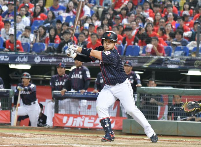 ▲日本職業棒球（NPB）去年洋聯冠軍福岡軟銀鷹開季竟吞三連敗！昨（1）日又傳出MVP近藤健介腰傷嚴重，需接受手術。離隊後回歸遙遙無期。（圖／記者葉政勳攝 , 2019.11.07）