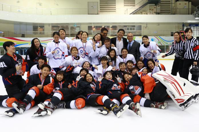 ▲2019年台灣盃女子冰球邀請賽，U18、台灣菁英隊合照（圖／大會提供）