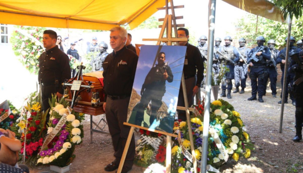 ▲墨西哥再傳警官疑遭毒梟行刑式槍決事件。（圖／翻攝自 Seguridad Pública Sinaloa 推特）