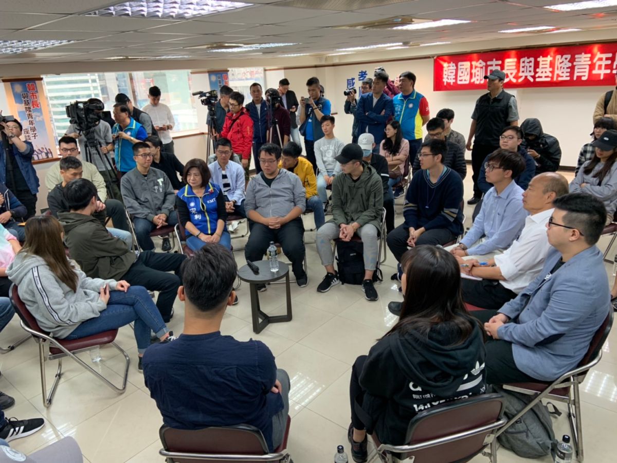 韓國瑜日前的下鄉傾聽之旅辦了不少青年座談會，這次則接受總統大選青年論壇，闡述政見、回答問題。 (圖/Nownews資料照)