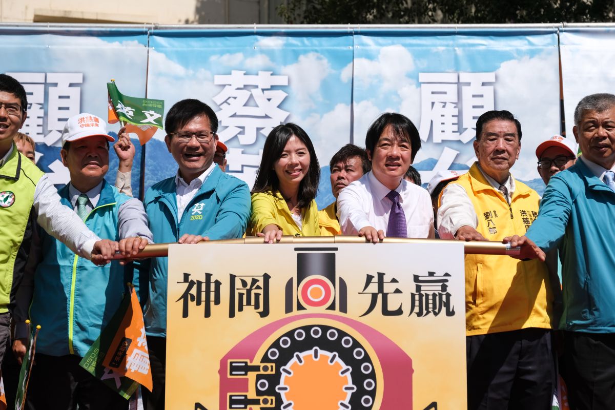 ▲立委洪慈庸競選總部成立，共同啟動「台中要贏，神岡先贏！」儀式。 (圖／柳榮俊翻攝2019.11.9)