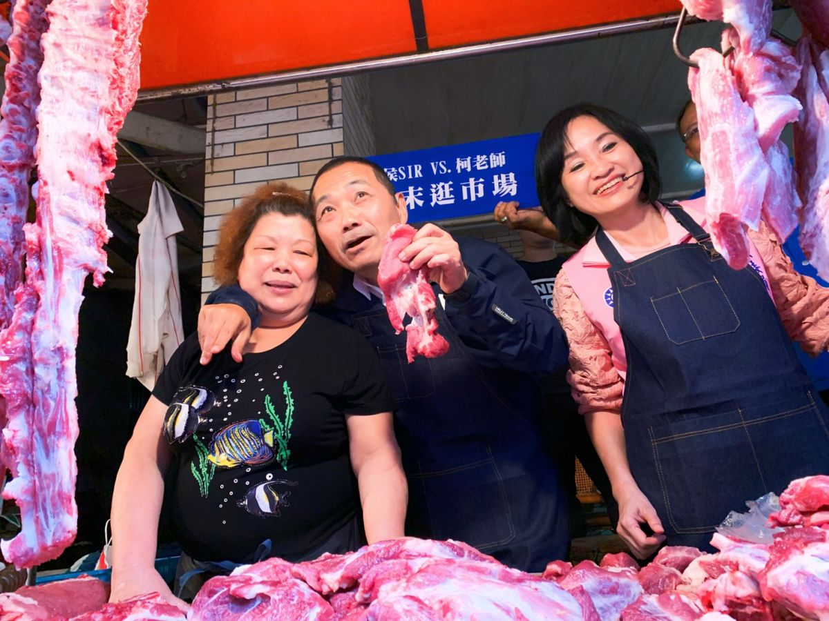 ▲國民黨新北市立委參選人柯志恩今（9）邀請新北市長侯友宜於板橋重慶市場掃街。（圖／記者宋原彰攝，2019.11.09）