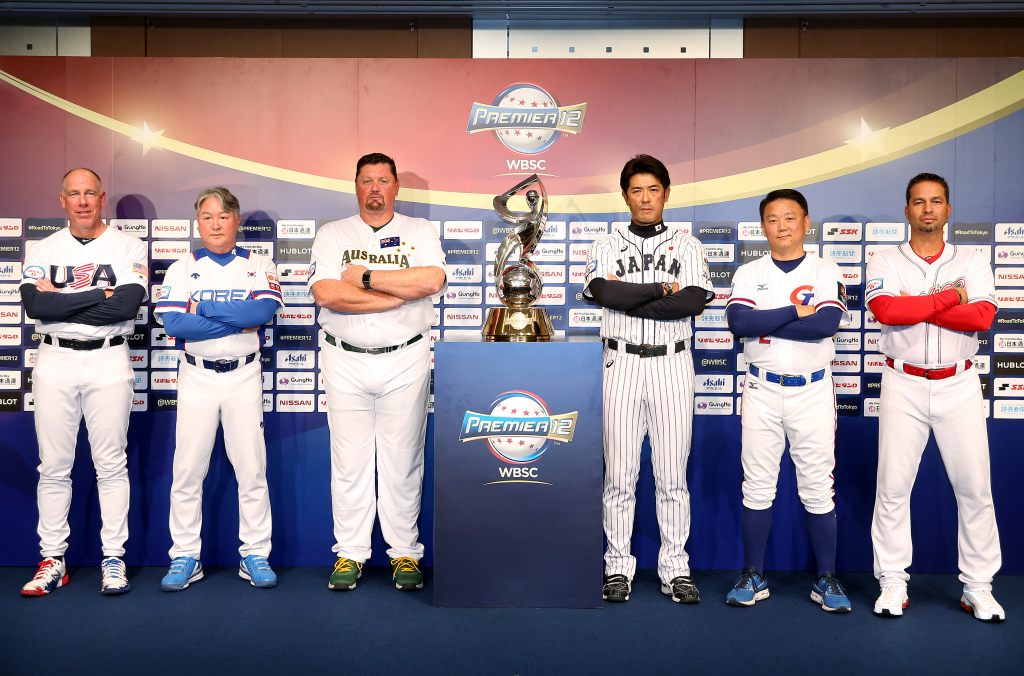 12強棒球賽六隊總教練合影。（圖／中職提供）