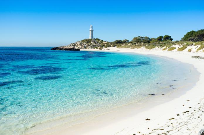 位於澳洲西部大城珀斯外海的羅特尼斯島海灘。（Shutterstock)