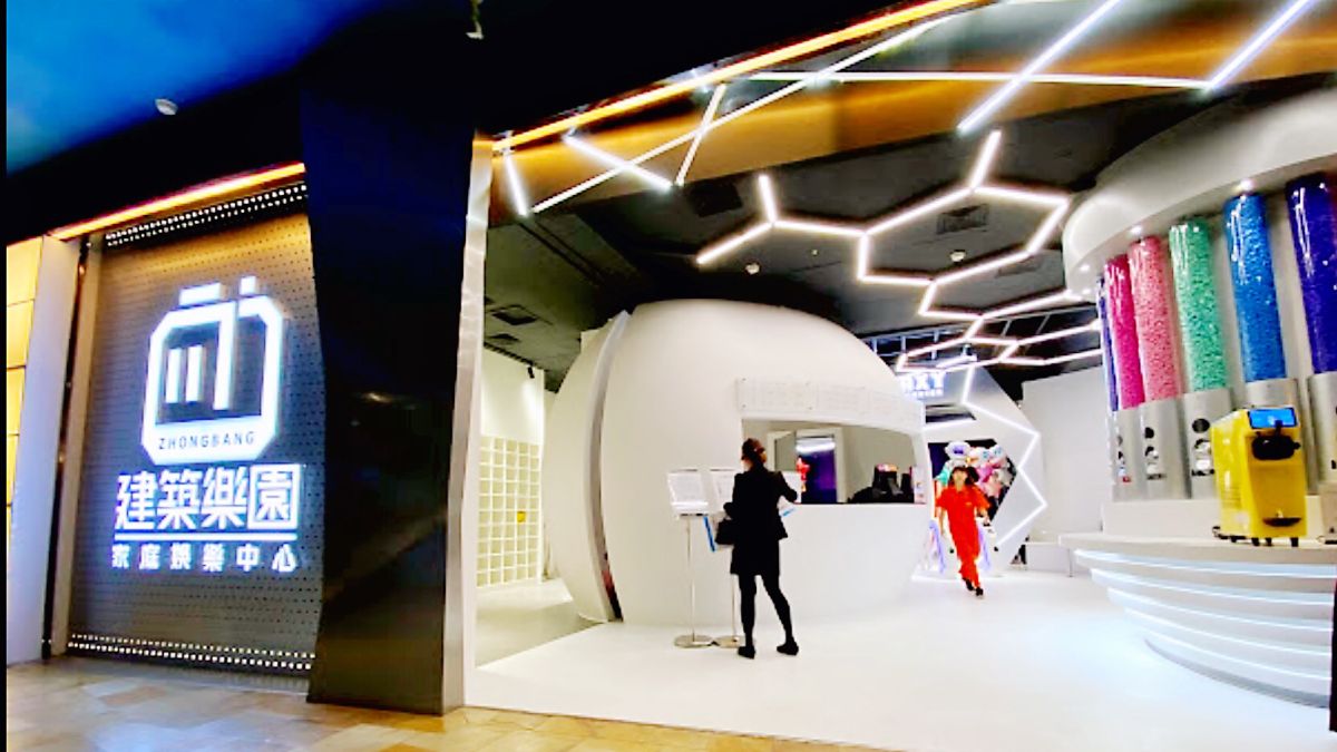 ▲建築樂園「銀河時代館」是首家美式家庭娛樂中心概念店。（圖／記者陳美嘉攝）