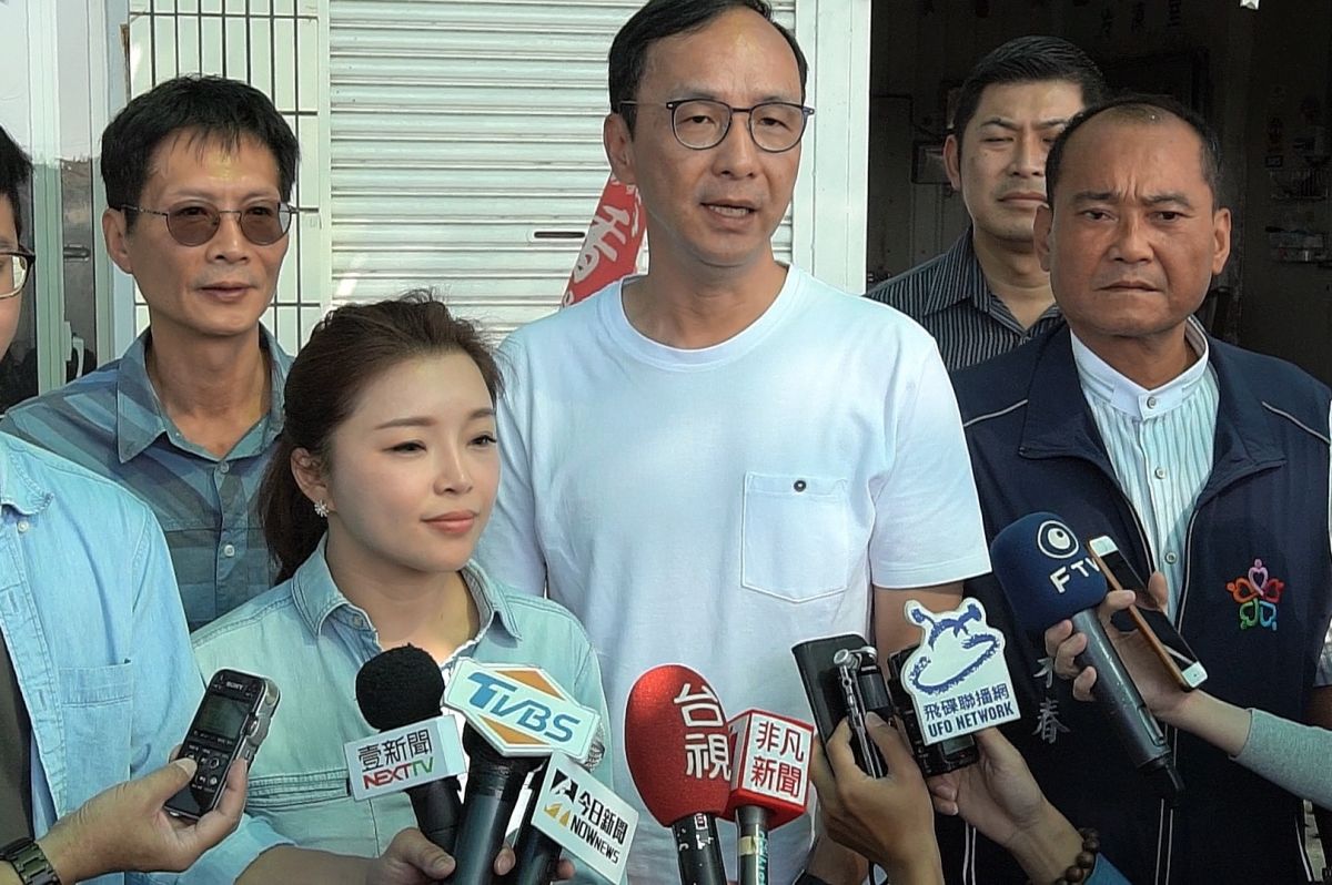 ▲朱立倫恭喜並祝福前院長張善政是韓國瑜副手人選。（圖／記者蘇榮泉攝，2019.11.11）