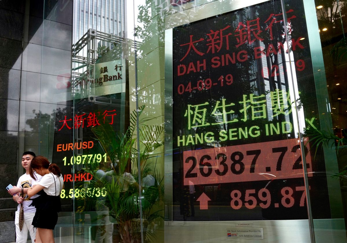 ▲受到中國緊縮監管政策影響，近兩日香港及上海、深圳股市都陷入跌勢。（示意照／美聯社／達志影像）