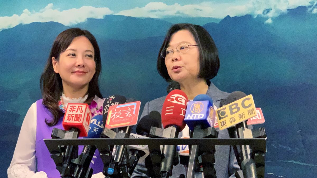 ▲韓國瑜形容「蔡賴配」就像是武大郎配上潘金蓮。蔡英文今天受訪重申，民進黨是團結的，她並回嗆韓團隊發言「低俗」。（圖／記者李春台攝, 2019.11.12）