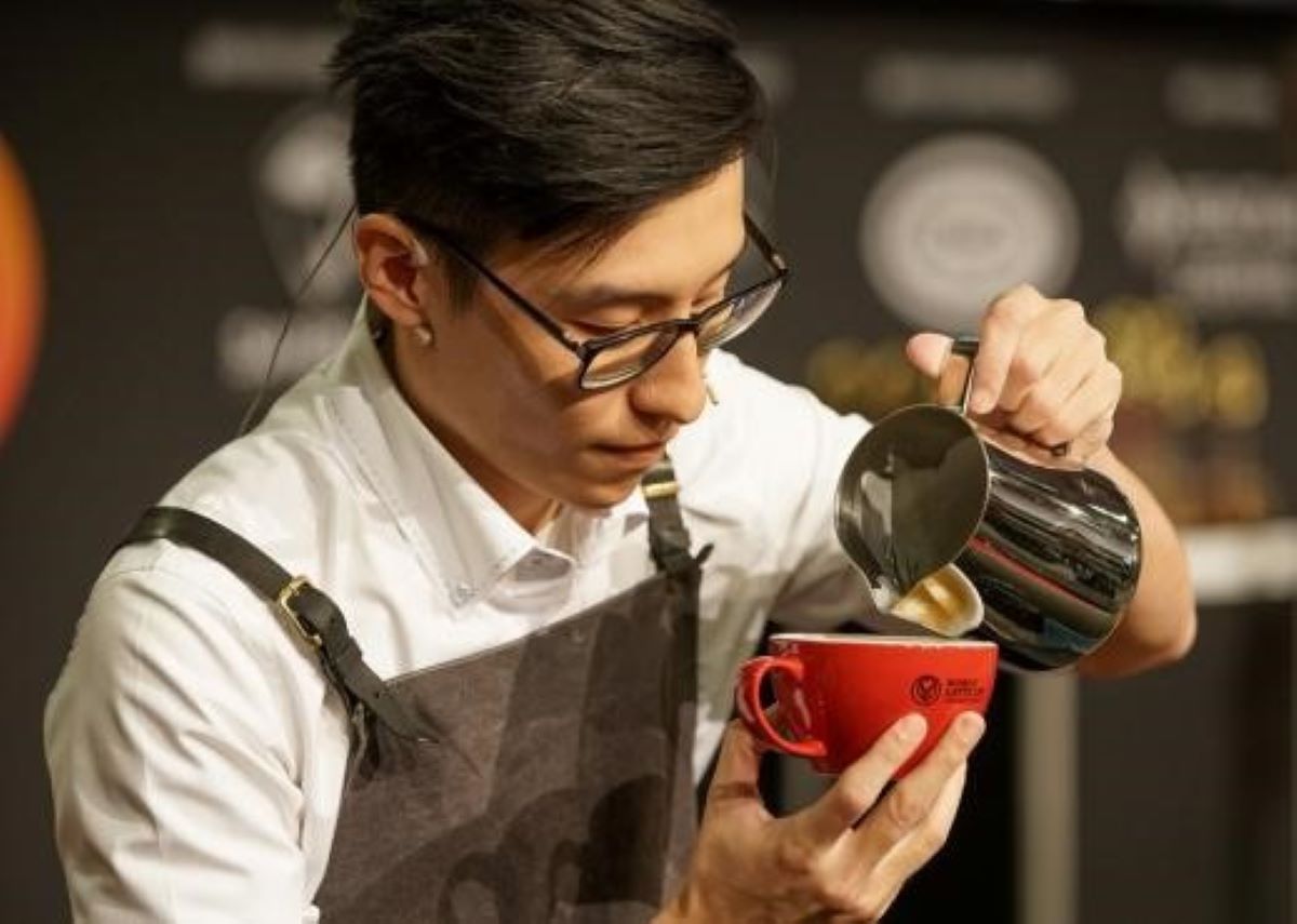 ▲早餐來杯咖啡嗎？來杯香醇的拉花拿鐵，看著上面的完美的拉花，頓時能讓心情變好。（圖／陳顥元咖啡師提供）