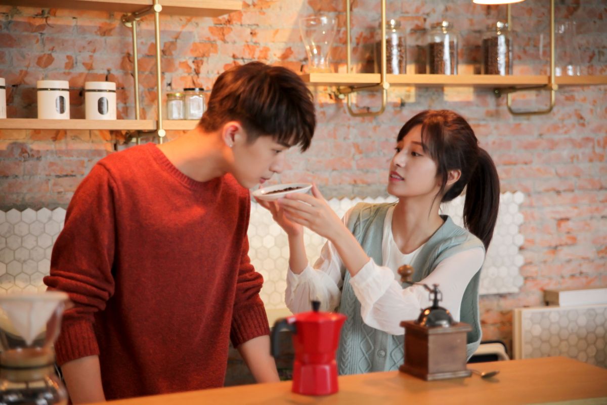 ▲林隆璇兒子林亭翰推出首張創作專輯，MV請來伊林名模陳敬宣演出。（圖／青田音樂提供）